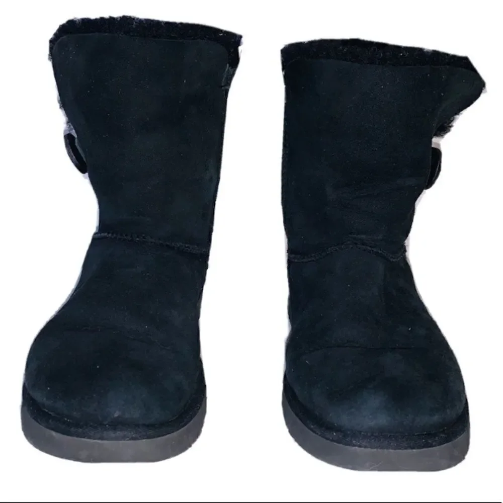 UGG Bailey Button black boots size 7
